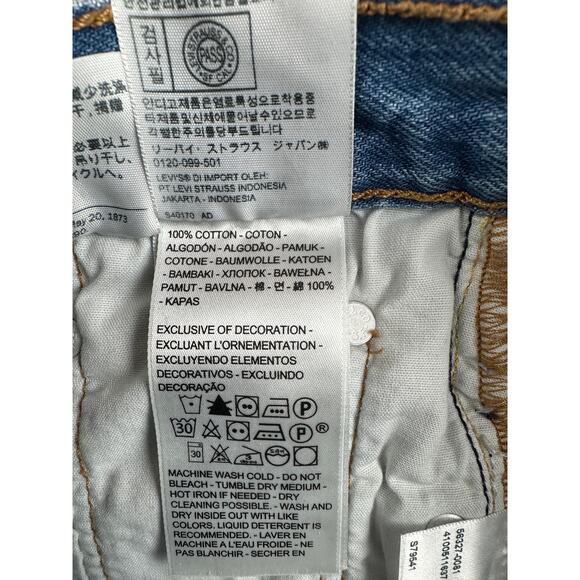 Levi's 501 Cutoff Mid-Rise Button Fly Raw Hem Denim Shorts Distressed size W26 - Picture 6 of 12